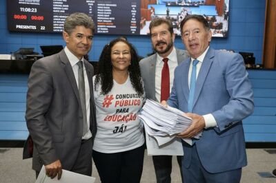 Imagem da notícia Gerson Claro reafirma compromisso da Assembleia com diálogo e valorização dos profissionais da Educação
